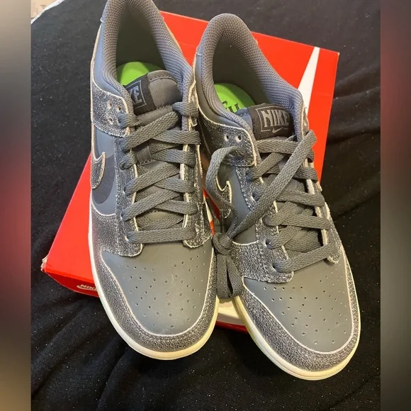 Nike Dunk Low SE GS 'Halloween Cauldron'  NWT Y Size 7 Women’s Size 9 - Picture 7 of 9